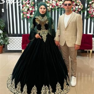 Customized Green Moroccan Turkish Wedding Dress Gothic Gold Lace Muslim Bridal Dress 2025 Long Sleeve Velvet Arabic Indian Bride