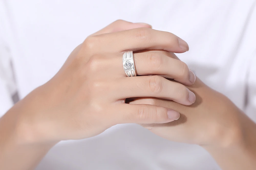 Men Moissanite Ring with Certificate 0.3ct D Color VVS1 Male Original 925 Sterling Silver Rings Luxury Engagement Wedding Gift Men Moissanite Ring with Certificate 0.3ct D Color VVS1 Male Original 925 Sterling Silver Rings Luxury Engagement Wedding Gift