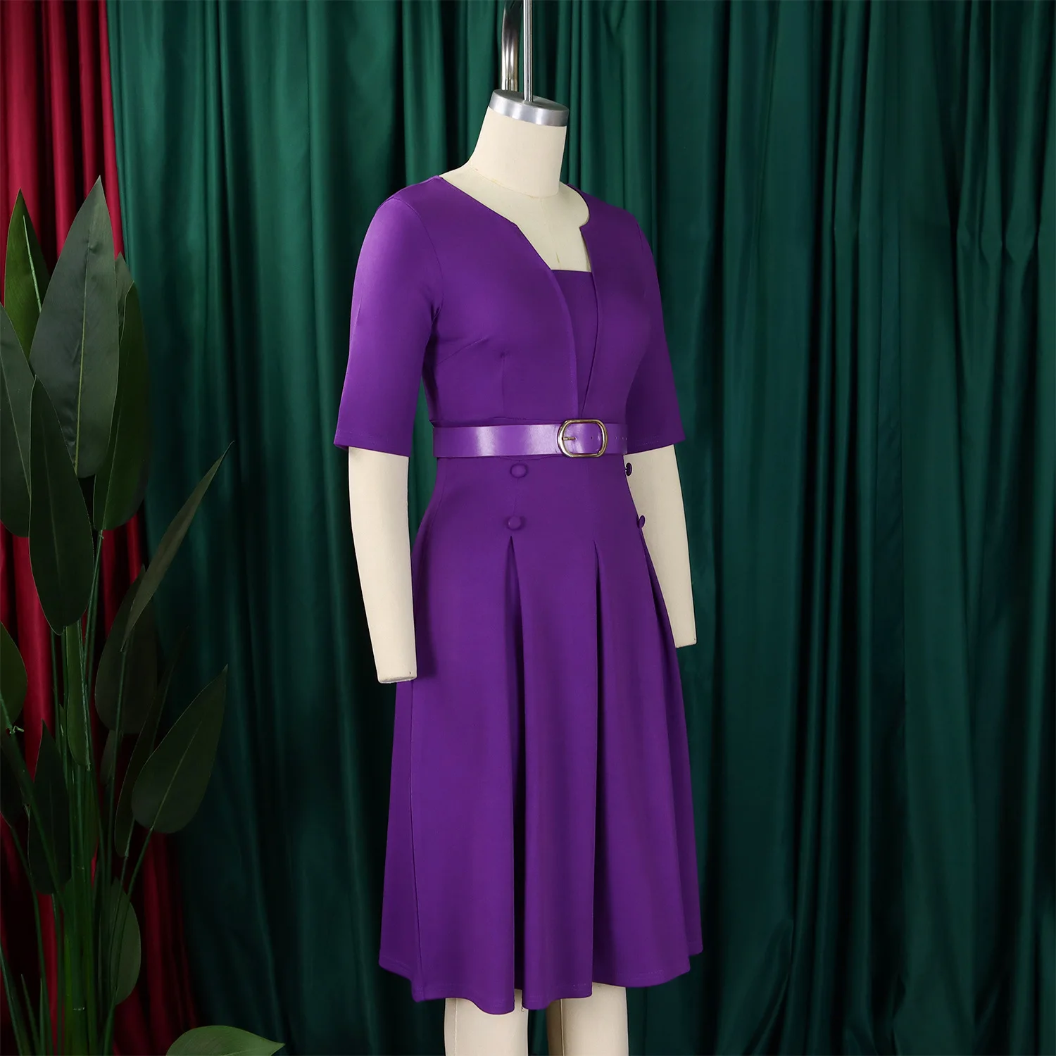 Plus-size women's 2025 autumn fashion elegant temperament solid color five-quarter sleeve dress Plus-size women's 2025 autumn fashion elegant temperament solid color five-quarter sleeve dress