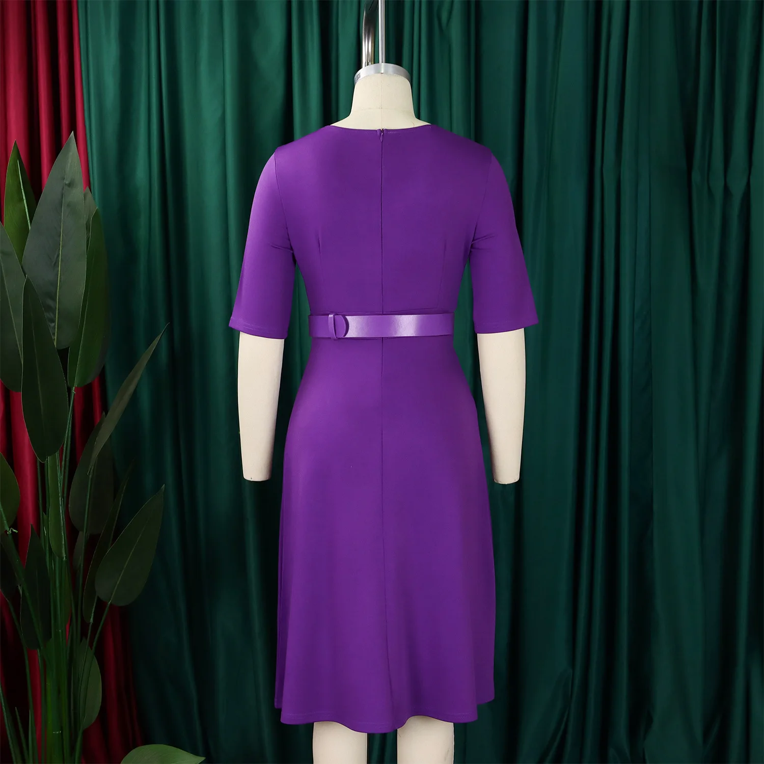 Plus-size women's 2025 autumn fashion elegant temperament solid color five-quarter sleeve dress Plus-size women's 2025 autumn fashion elegant temperament solid color five-quarter sleeve dress