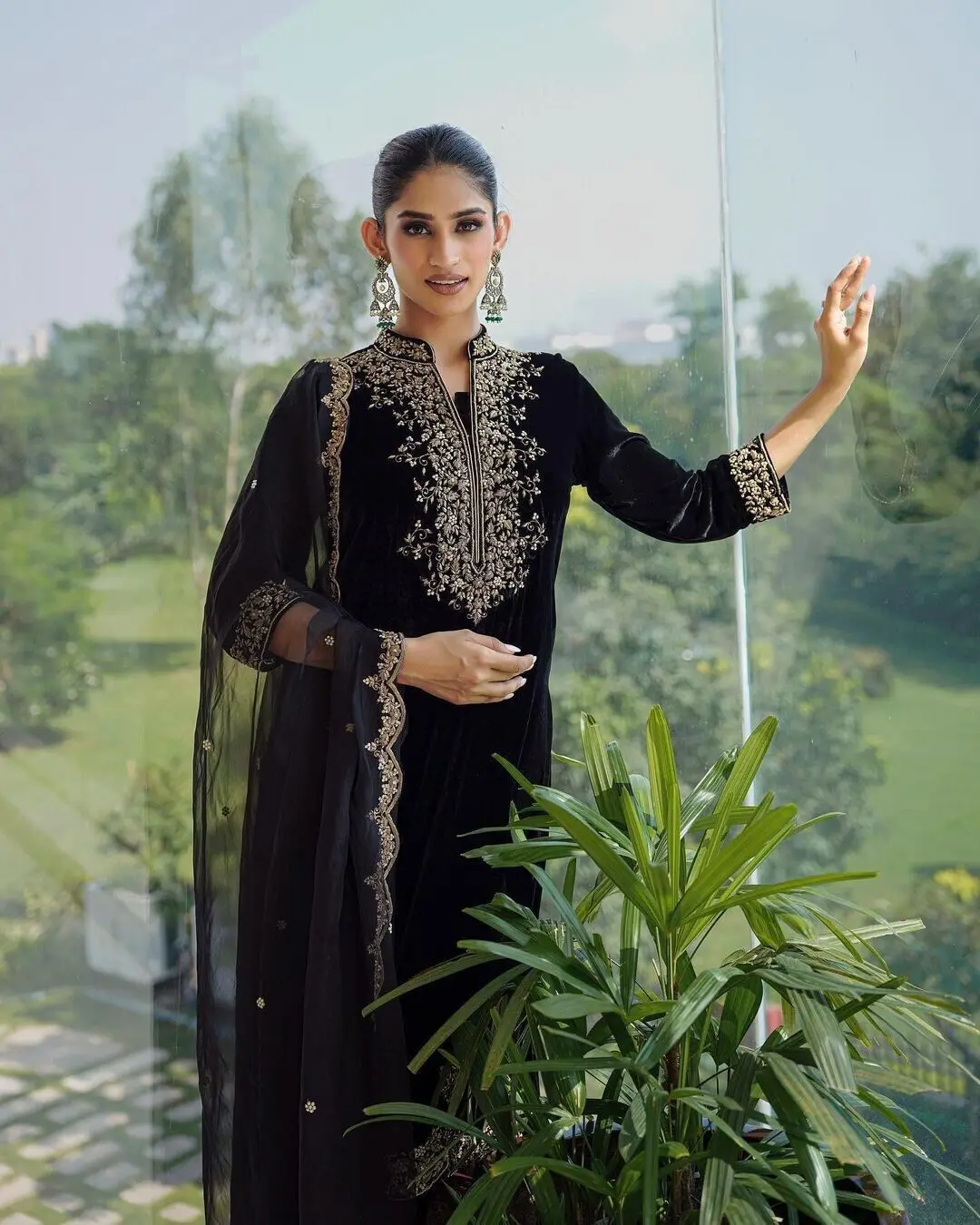 Salwar Kameez Set Black Embroidered Sharara Ethnic Traditional Clothing Elegant Round Neck Long Sleeved