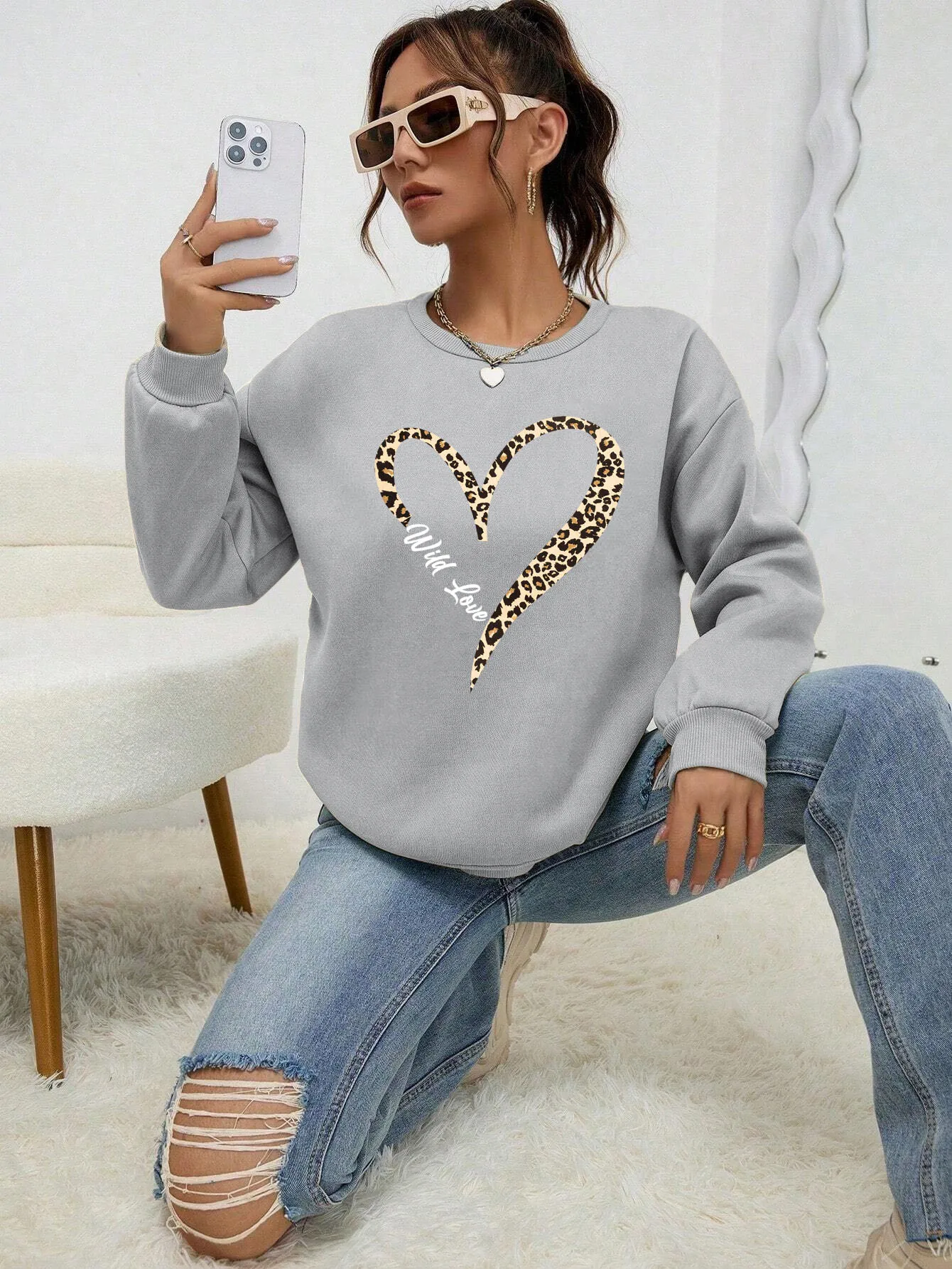 Leopard Wild Heart Pattern Print Female Sweatshirt Street Fur-Liner Pullovers Hipster Clothing All-Match Crewneck Tracksuit Leopard Wild Heart Pattern Print Female Sweatshirt Street Fur-Liner Pullovers Hipster Clothing All-Match Crewneck Tracksuit