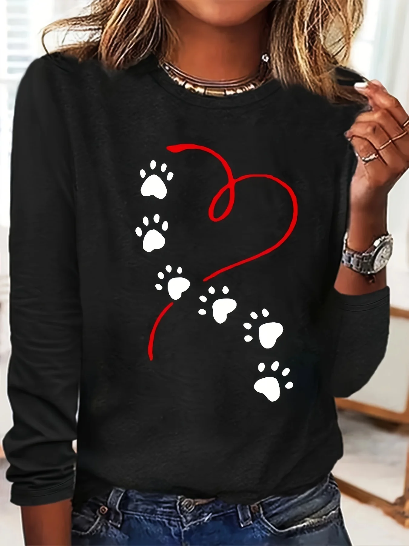Heart Dog Paw Print T shirt Cute Crew Neck Autumn winter top women's long sleeved T-shirt loose comfortable black white