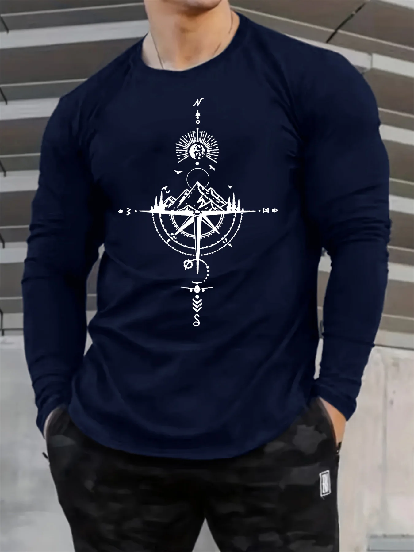 Men's 100% pure cotton loose fit comfortable sports and leisure mountain compass pattern printed round neck long sleeved T-shirt Men's 100% pure cotton loose fit comfortable sports and leisure mountain compass pattern printed round neck long sleeved T-shirt