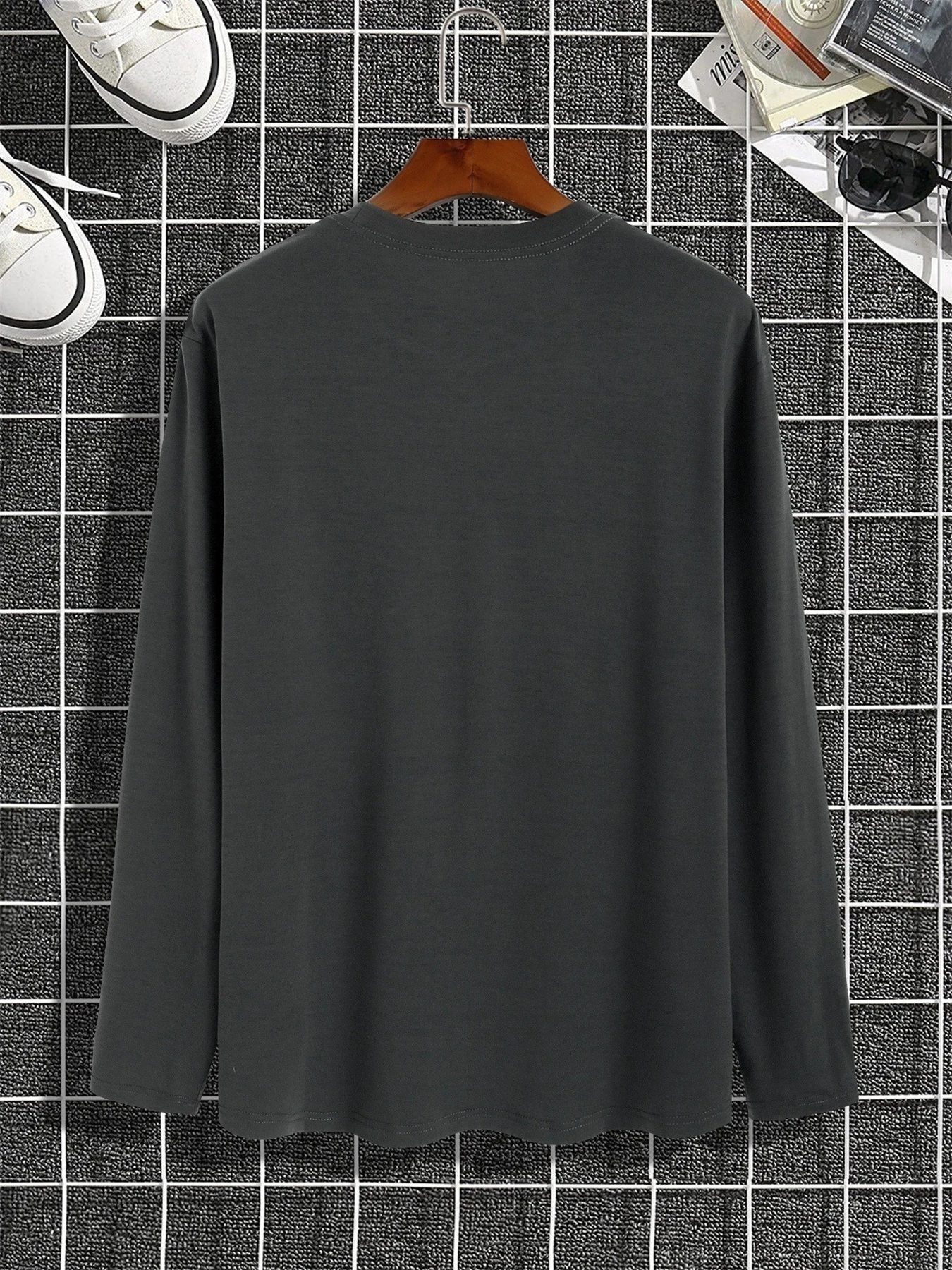 Men's 100% pure cotton loose and comfortable sports and leisure cat pattern printed round neck long sleeved T-shirt top Men's 100% pure cotton loose and comfortable sports and leisure cat pattern printed round neck long sleeved T-shirt top