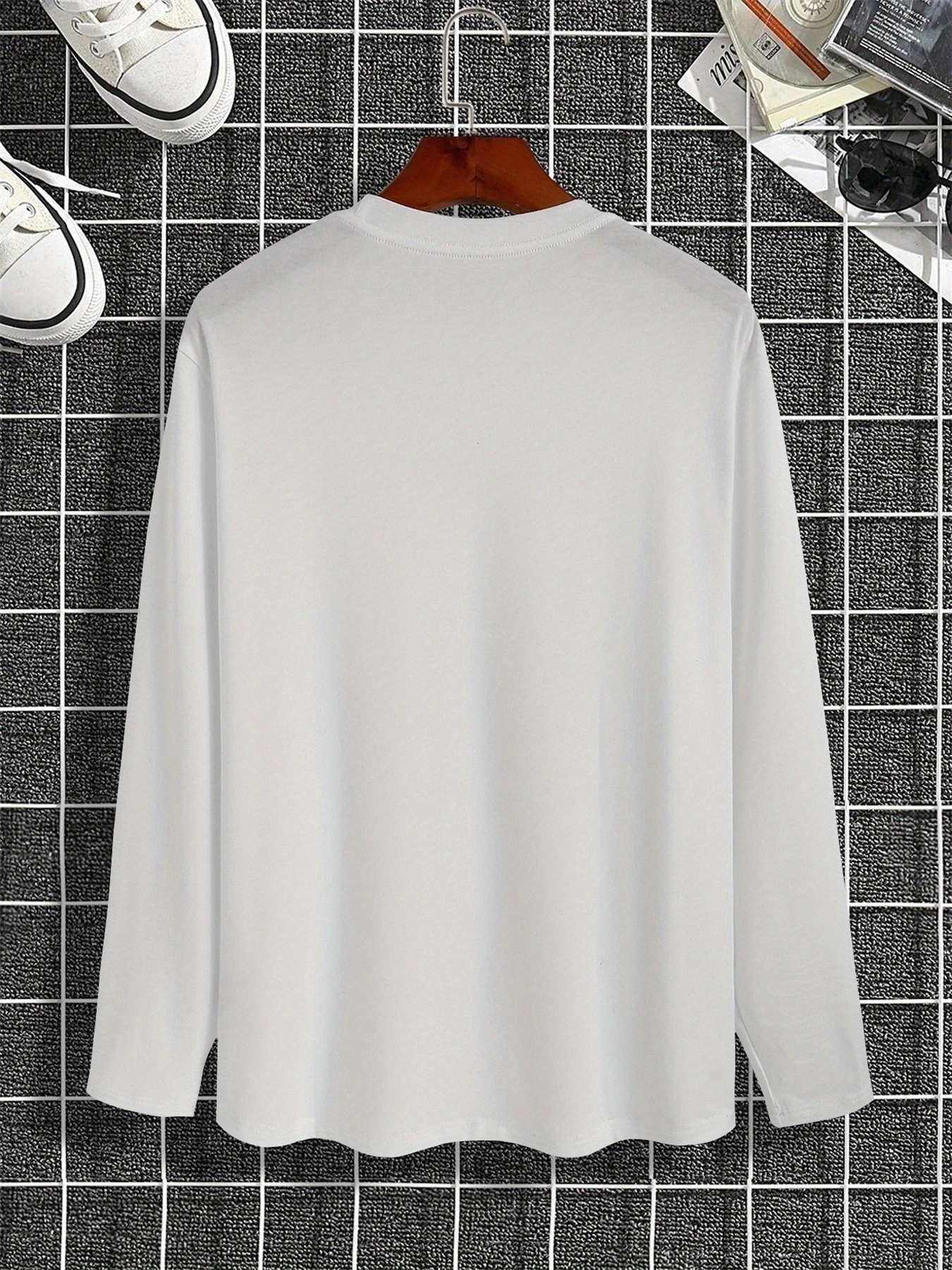 Men's 100% pure cotton loose and comfortable sports and leisure cat pattern printed round neck long sleeved T-shirt top Men's 100% pure cotton loose and comfortable sports and leisure cat pattern printed round neck long sleeved T-shirt top